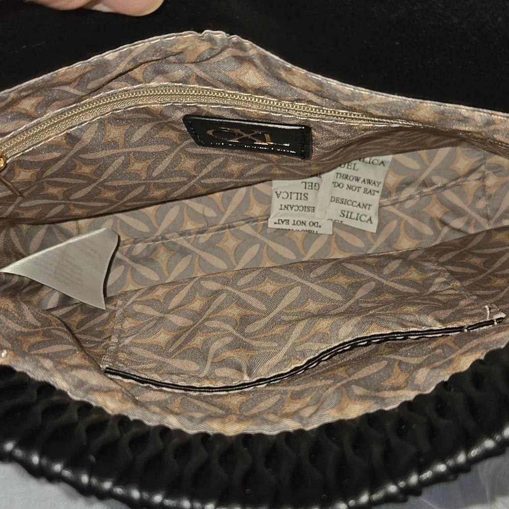 Christian Lacroix Black Textured Crossbody Bag NWT SOFT AS BUTTER - Picture 3 of 7